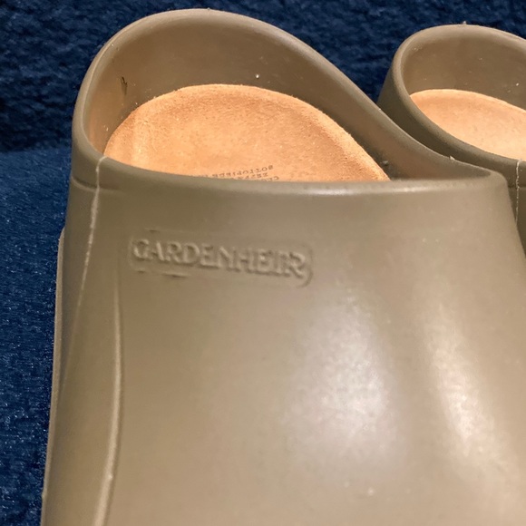 Todd Snyder Gardenheir Khaki Slip-Ons - Picture 7 of 12